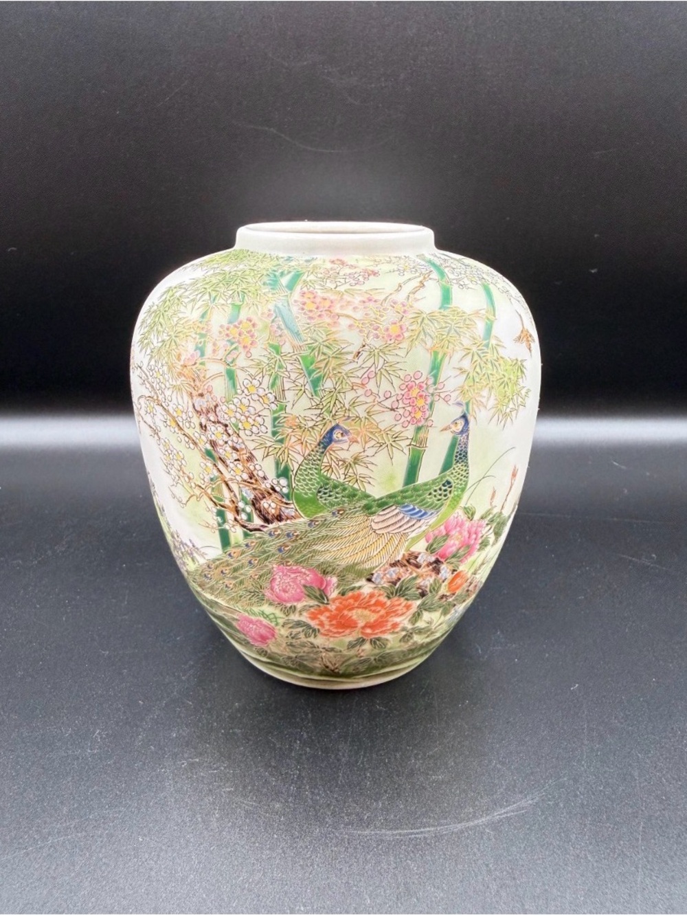 Vintage Yamaji Japan Peacock Vase: Hand-Painted Moriage Porcelain